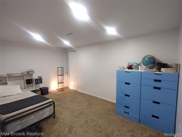 25210 Ridge Cliff Drive, Southfield, MI 48075