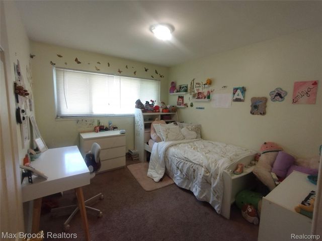 25210 Ridge Cliff Drive, Southfield, MI 48075
