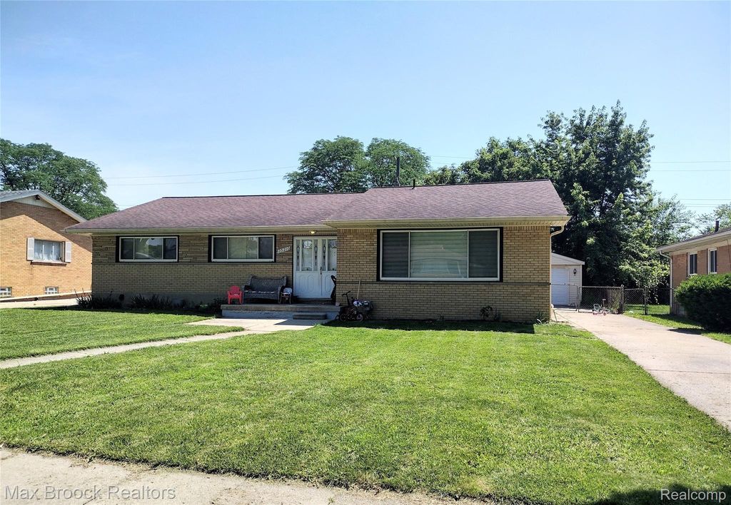 25210 Ridge Cliff Drive, Southfield, MI 48075