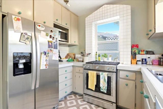 110 W Lewis, San Diego, CA 92103