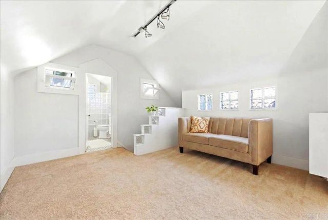 110 W Lewis, San Diego, CA 92103