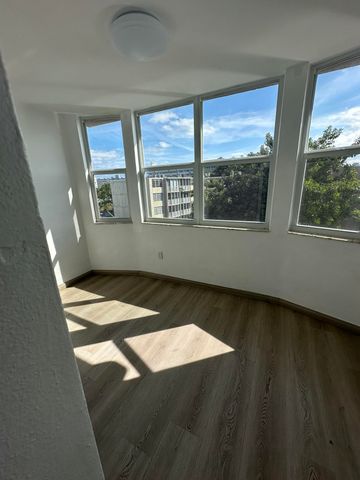 1660 NE 191st Street 404-1, Miami, FL 33179