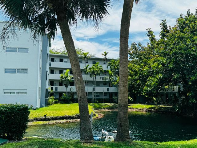 1660 NE 191st Street 404-1, Miami, FL 33179