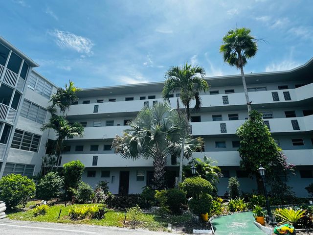 1660 NE 191st Street 404-1, Miami, FL 33179