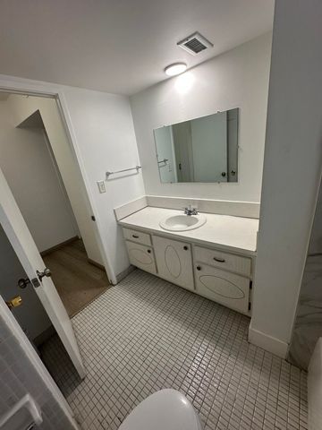 1660 NE 191st Street 404-1, Miami, FL 33179