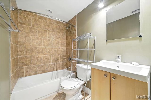4228 McPherson Avenue 212, St Louis, MO 63108
