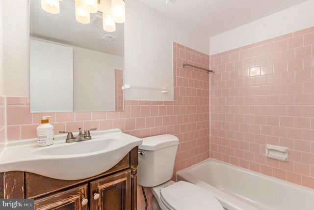 4935 AMERICANA DR #210, Annandale, VA 22003