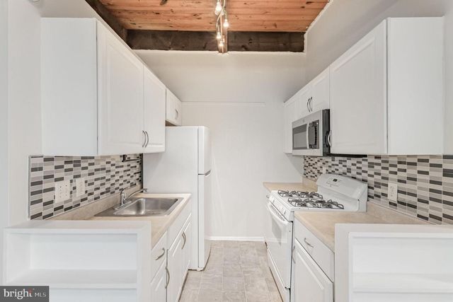 4935 AMERICANA DR #210, Annandale, VA 22003