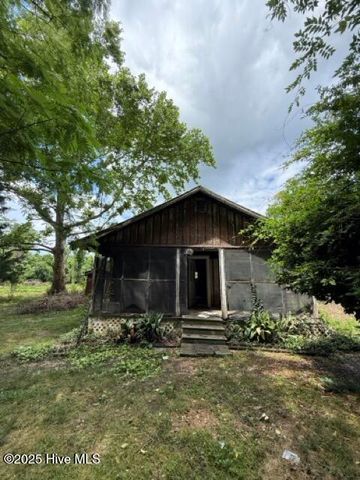 1805 Front Street, Burgaw, NC 28425