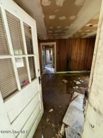 1805 Front Street, Burgaw, NC 28425