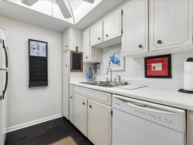650 PINELLAS POINT DRIVE S 240, St Petersburg, FL 33705