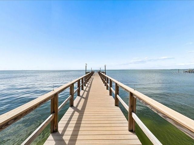650 PINELLAS POINT DRIVE S 240, St Petersburg, FL 33705