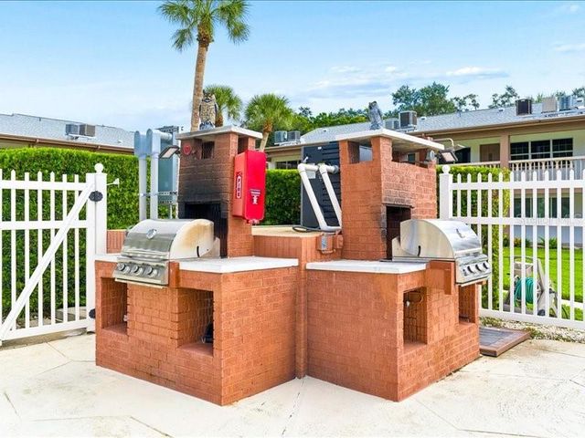 650 PINELLAS POINT DRIVE S 240, St Petersburg, FL 33705