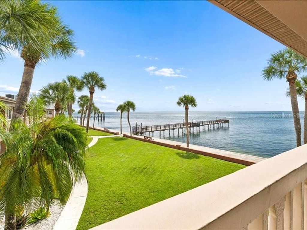 650 PINELLAS POINT DRIVE S 240, St Petersburg, FL 33705