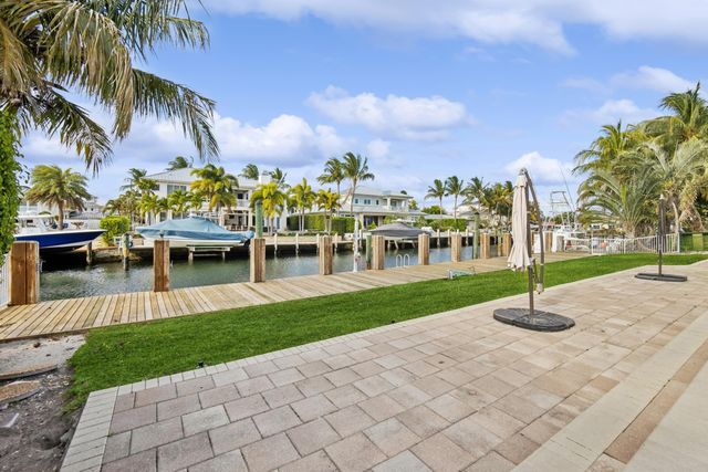 2433 NE 24th Street, Lighthouse Point, FL 33064