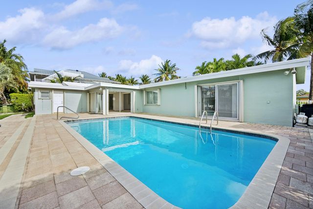 2433 NE 24th Street, Lighthouse Point, FL 33064