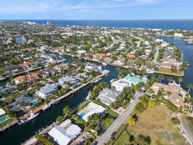 2433 NE 24th Street, Lighthouse Point, FL 33064