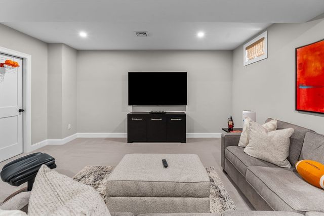 69 Cobblestone Circle, Mashpee, MA 02649