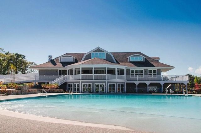 69 Cobblestone Circle, Mashpee, MA 02649