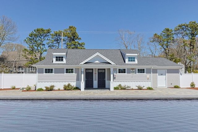 69 Cobblestone Circle, Mashpee, MA 02649