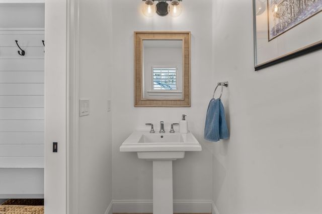 69 Cobblestone Circle, Mashpee, MA 02649