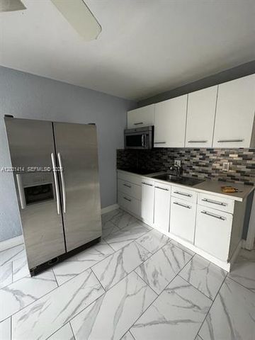 3251 SW 44th St 201, Dania Beach, FL 33312