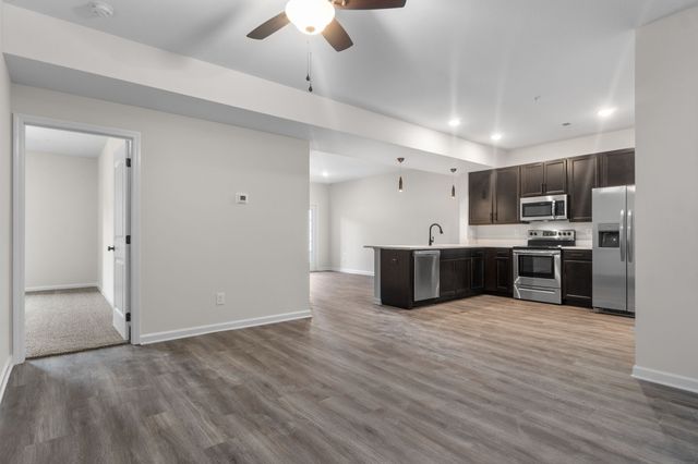 229 E Johnson Cir Apt B203, Clarksville, TN 37040