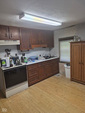 1285 Chestnut Street, Noblesville, IN 46060