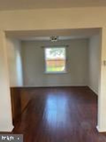 1174 STEAMER AVE, Manahawkin, NJ 08050