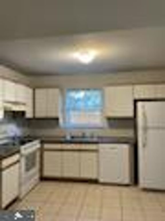 1174 STEAMER AVE, Manahawkin, NJ 08050