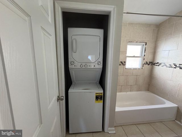 2015 FERNON ST, Philadelphia, PA 19145