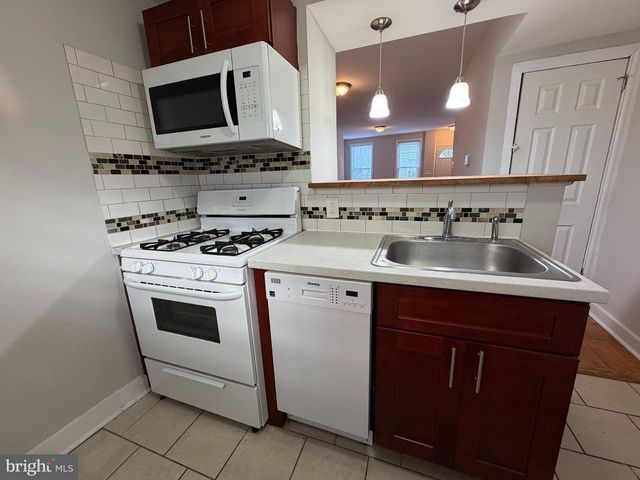 2015 FERNON ST, Philadelphia, PA 19145