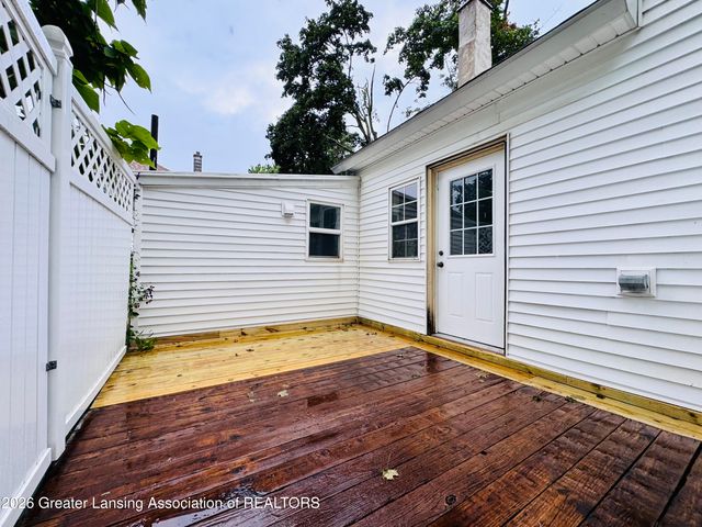226 S 8th Street, Lansing, MI 48912