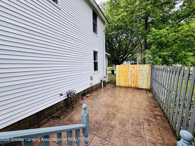 226 S 8th Street, Lansing, MI 48912