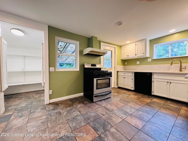 226 S 8th Street, Lansing, MI 48912