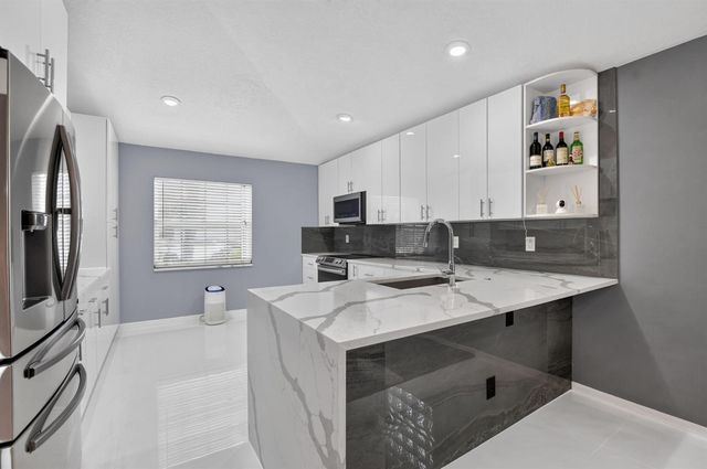 8158 Duomo Circle, Boynton Beach, FL 33472