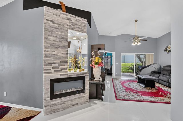 8158 Duomo Circle, Boynton Beach, FL 33472