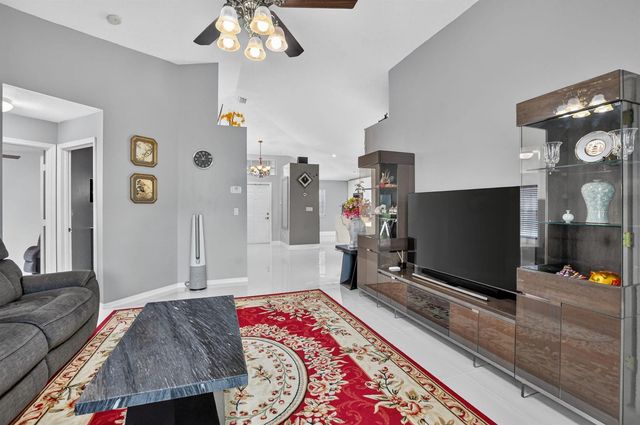 8158 Duomo Circle, Boynton Beach, FL 33472