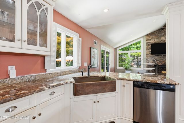 558 Green Lane, River Vale, NJ 07675