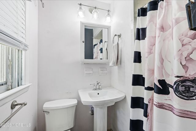 558 Green Lane, River Vale, NJ 07675