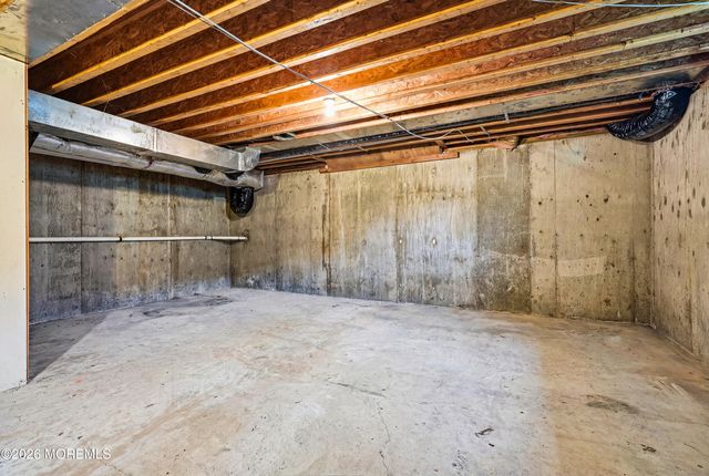 558 Green Lane, River Vale, NJ 07675
