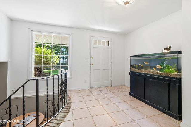 558 Green Lane, River Vale, NJ 07675