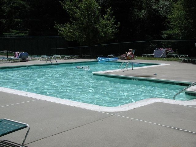 18 Walden Dr 4, Natick, MA 01760