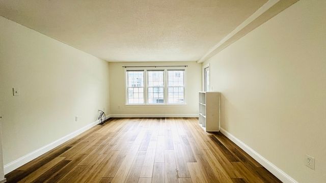 18 Walden Dr 4, Natick, MA 01760