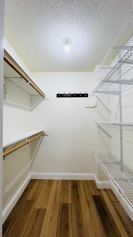 18 Walden Dr 4, Natick, MA 01760