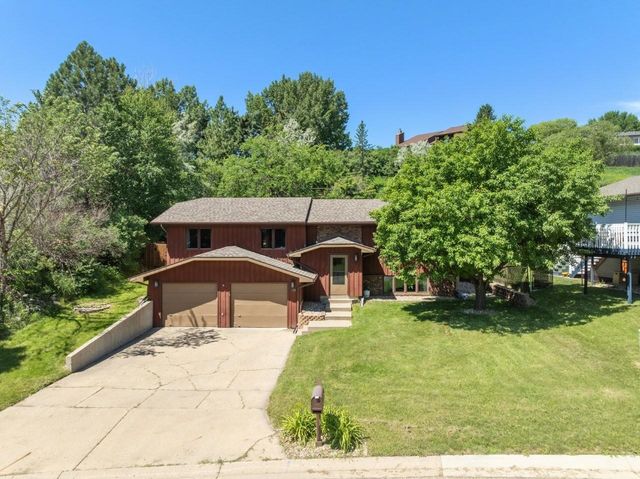 1113 23rd St NW, Minot, ND 58703