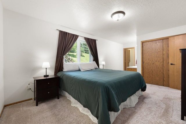 1113 23rd St NW, Minot, ND 58703
