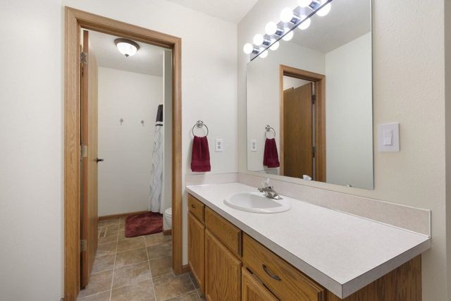 1113 23rd St NW, Minot, ND 58703