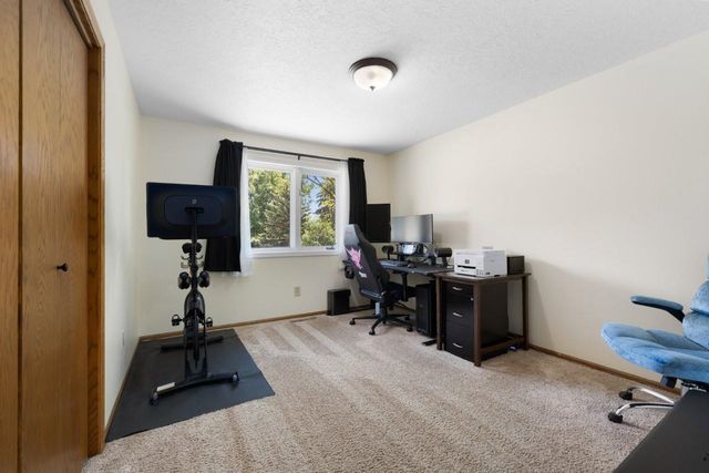 1113 23rd St NW, Minot, ND 58703