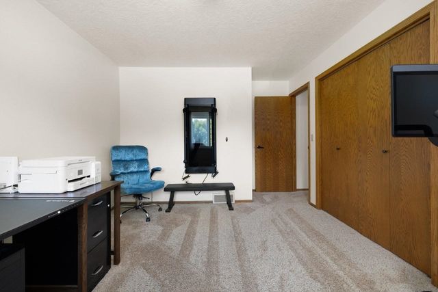 1113 23rd St NW, Minot, ND 58703
